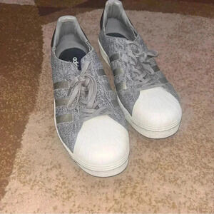 Adidas men’s athletic shoes/gray gold & white